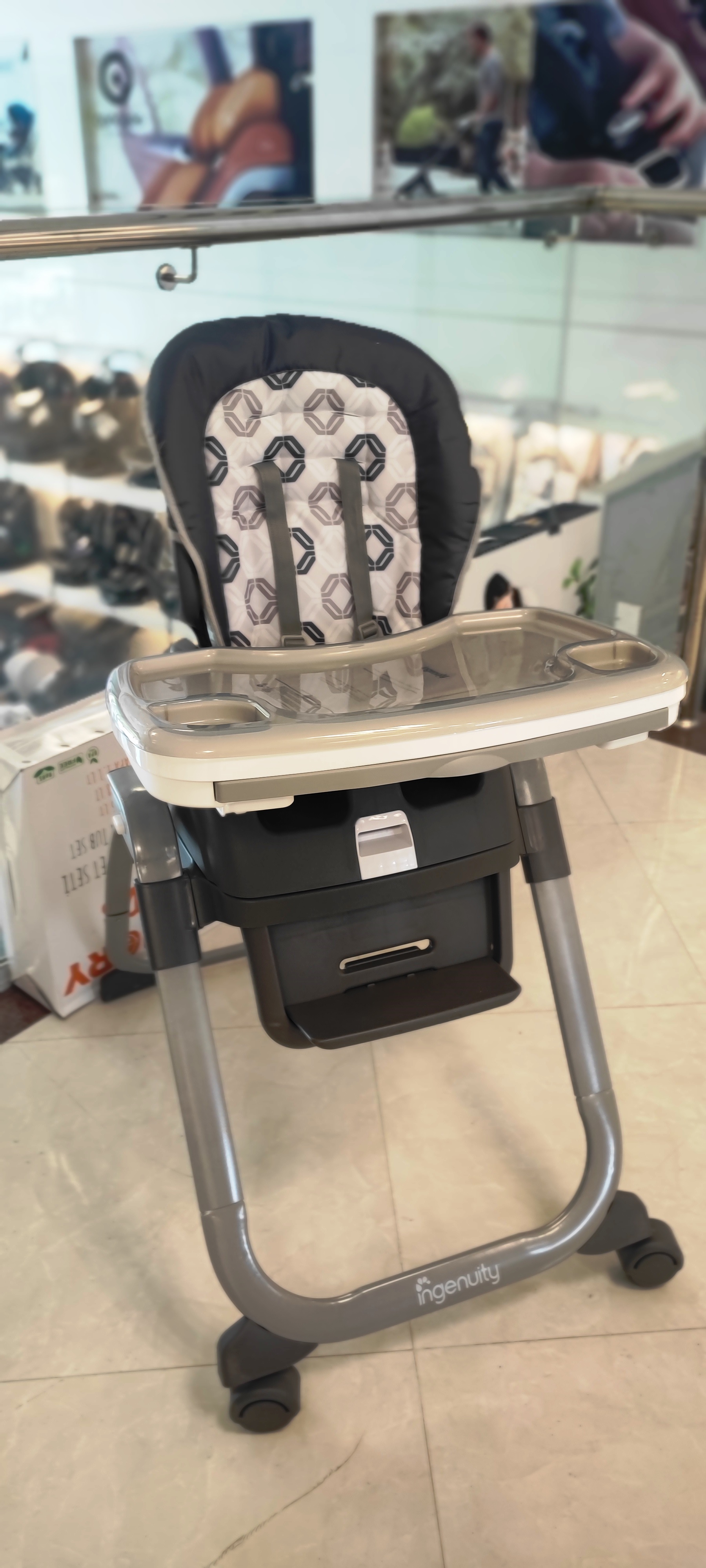 صندلی غذاخوری 3در 1 کودک مدل Ingenuity